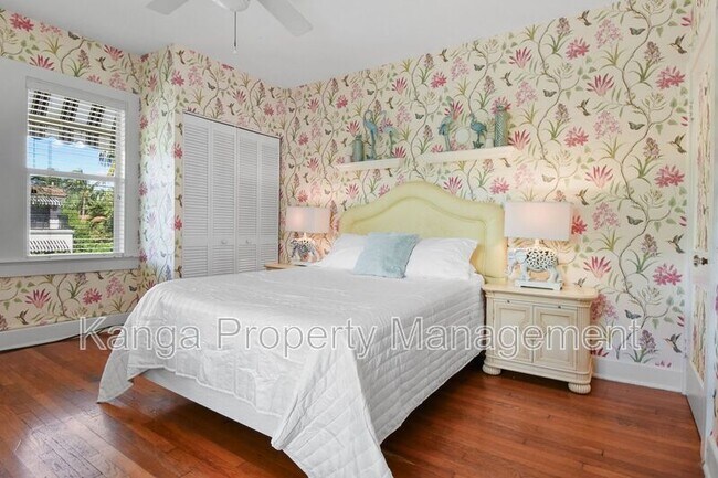 Building Photo - 194 Almeria Rd