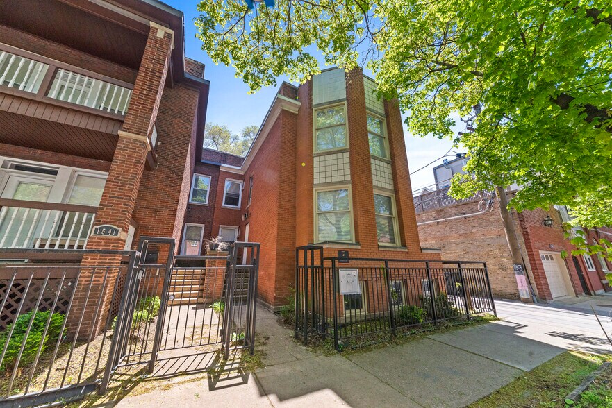 Primary Photo - 1545 W Addison St