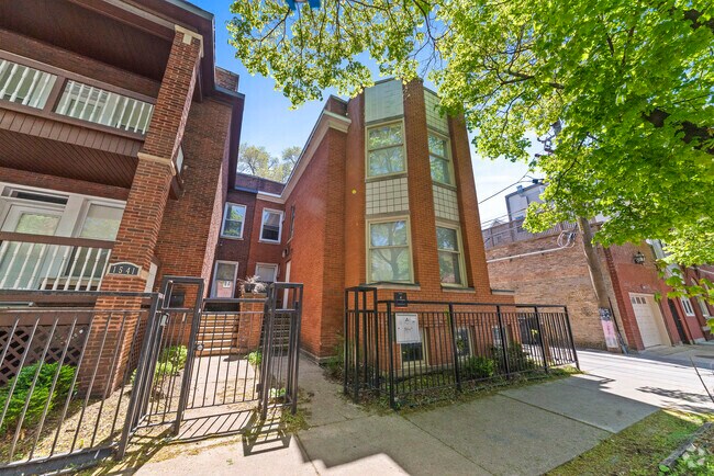 Building Photo - 1545 W Addison St