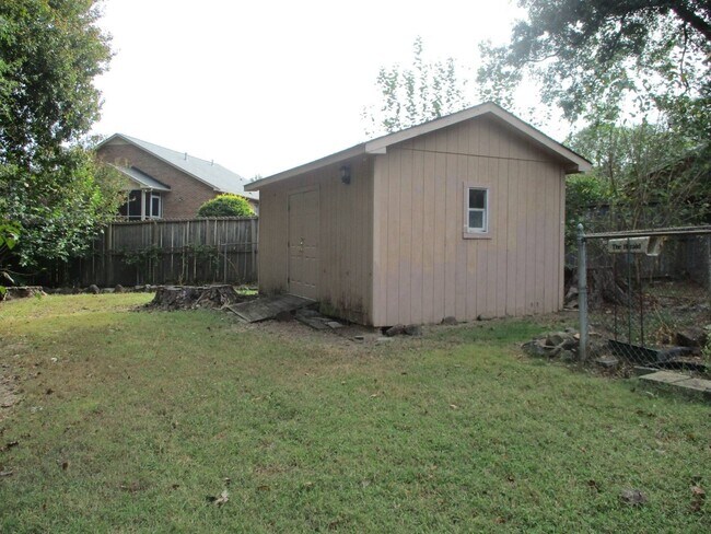Building Photo - 1148 Ebinport Rd