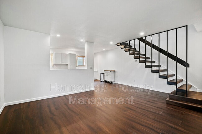 Building Photo - 4098 Valeta St