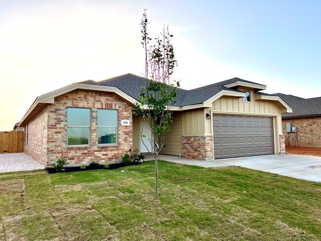 Building Photo - 2512 S County Rd