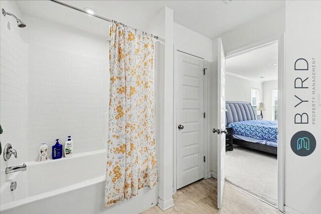 Building Photo - 18111 Jones Run Trl