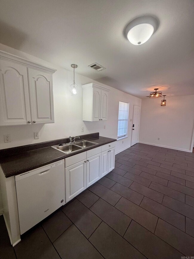 Building Photo - 13706 Apple Glen Cove