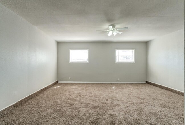 Building Photo - Move in special 2nd months rent $350 off