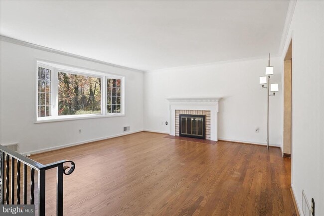 Building Photo - 3838 Glenbrook Rd