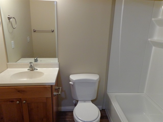 Building Photo - 754 Durham Dr