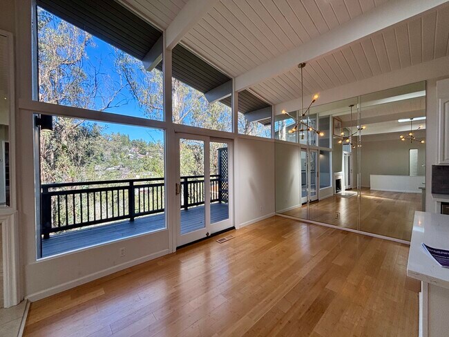 Building Photo - 6207 Westover Dr