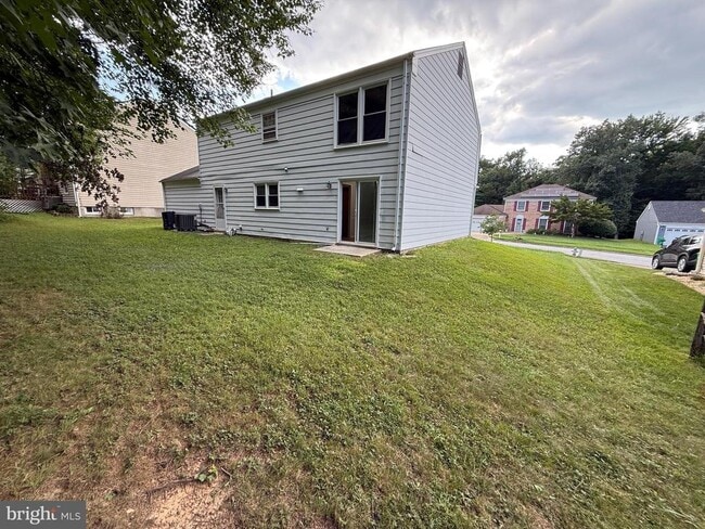Building Photo - 12009 Amblewood Dr