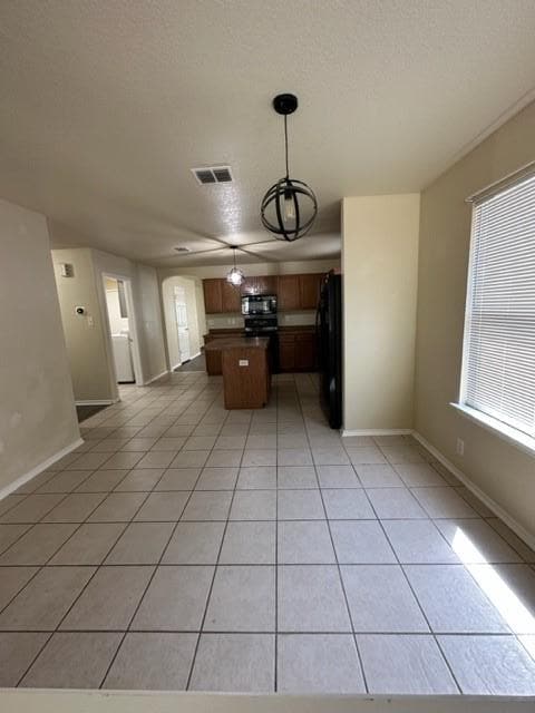 Building Photo - 221 Roadrunner Ave