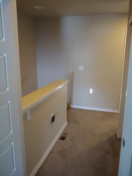 Building Photo - 1034 Griffith St