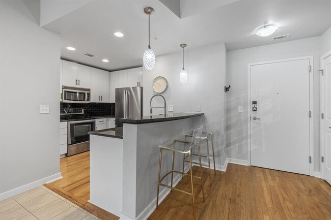 Building Photo - 360 Nueces St