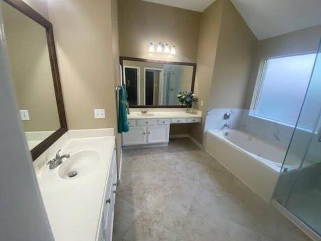 Building Photo - 7114 Glen Rosa Dr