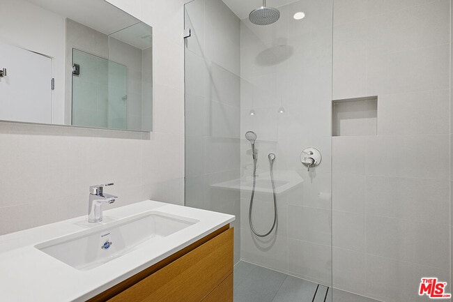 Building Photo - 6390 Quebec Dr