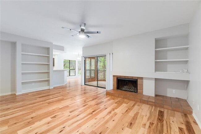 Building Photo - 4711 Spicewood Springs Rd