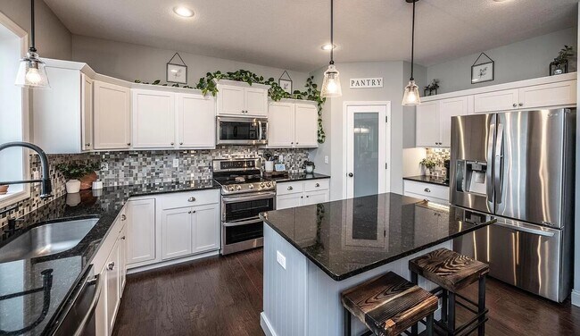 kitview 2 - 14185 Adelaide Ave