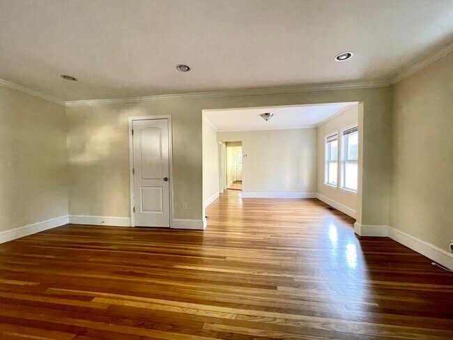 Building Photo - 32 Unity Ave