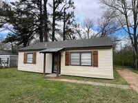 Building Photo - 892 Restbrook Ave