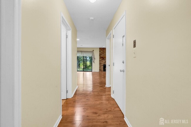 Building Photo - 3604 Springbrook Dr