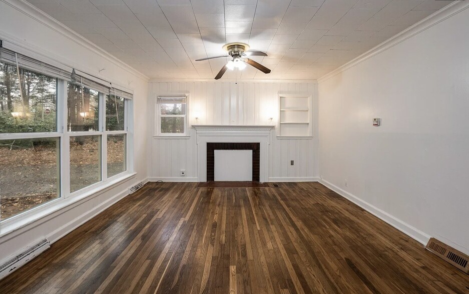 Building Photo - 1734 Legion Rd