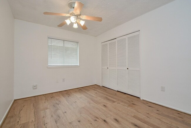Building Photo - 3315 Honey Creek Dr