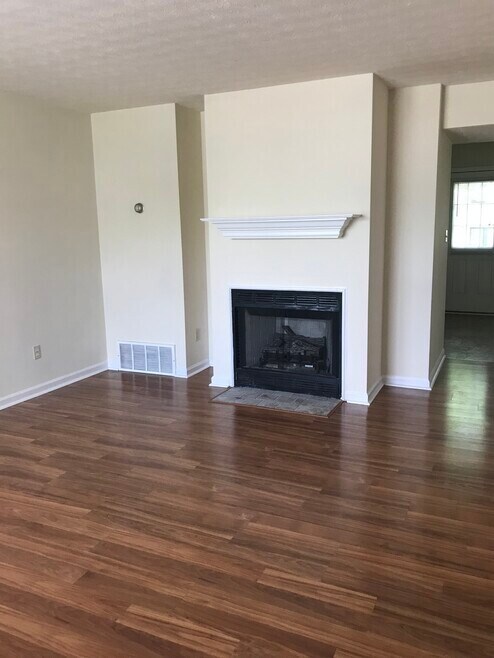 Building Photo - 1043 Winners Cir