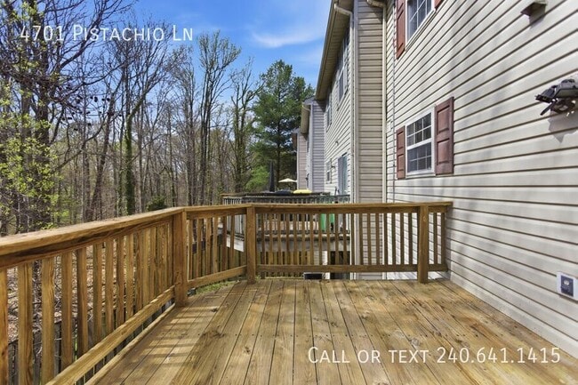 Building Photo - 4701 Pistachio Ln