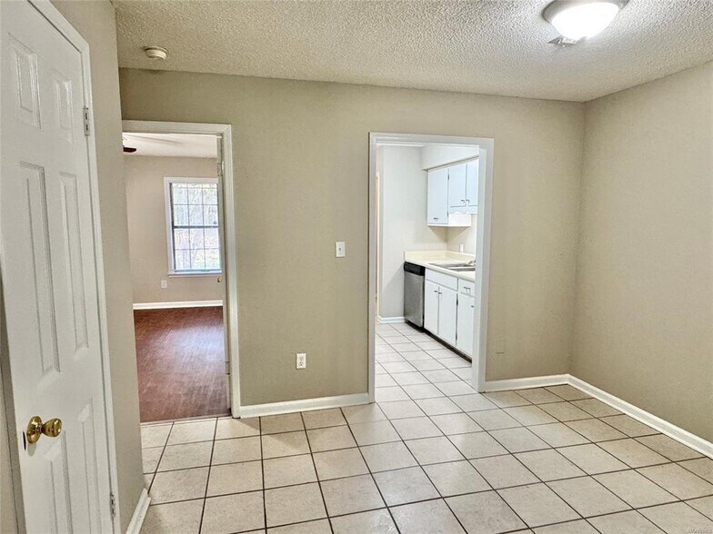 Building Photo - 116 Hargis Dr