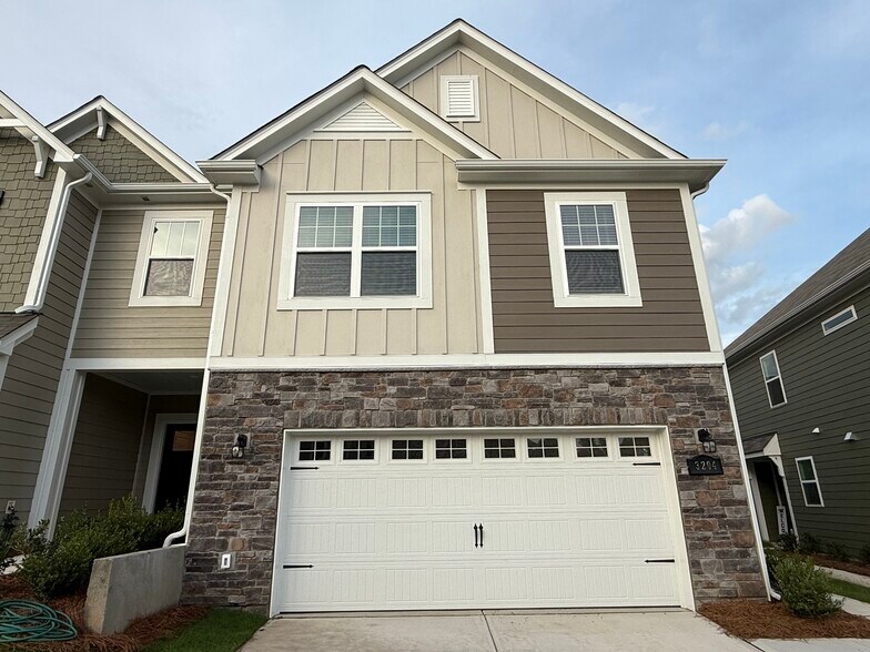 Building Photo - 3204 Lilac Grove Dr