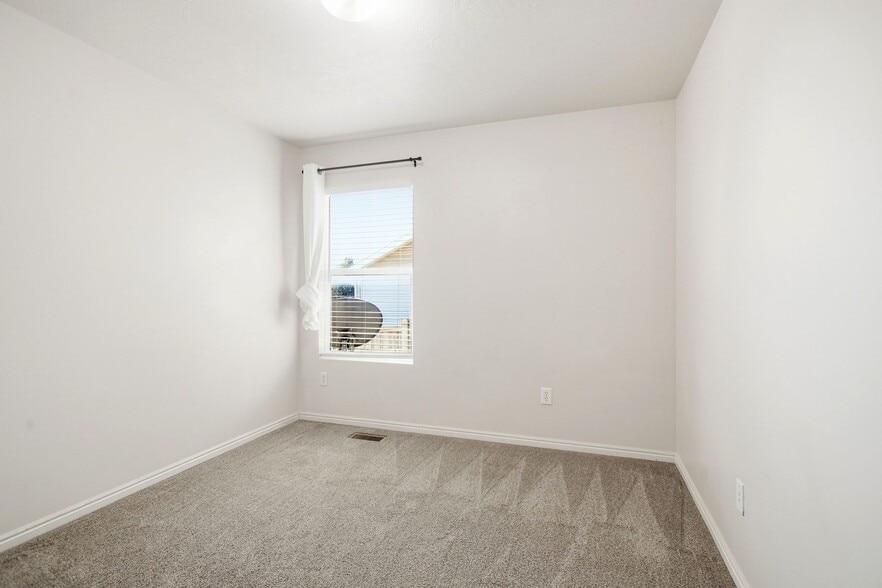 Building Photo - 7202 N Ute Dr