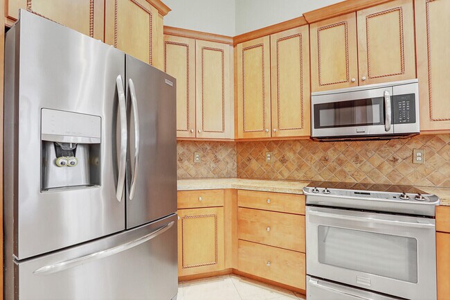 Building Photo - 9400 Briarcliff Trace