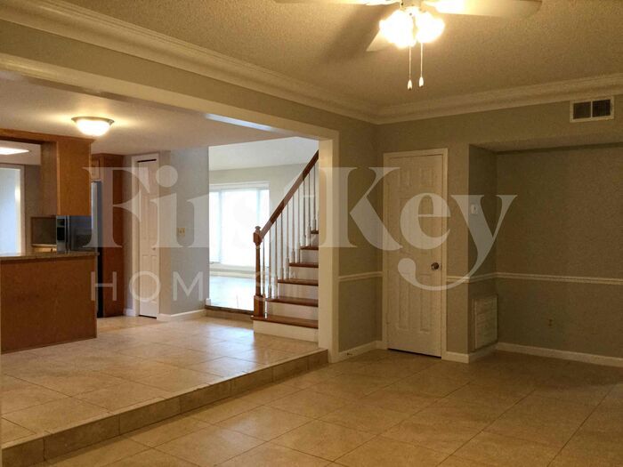 Building Photo - 7654 Balmy Ct