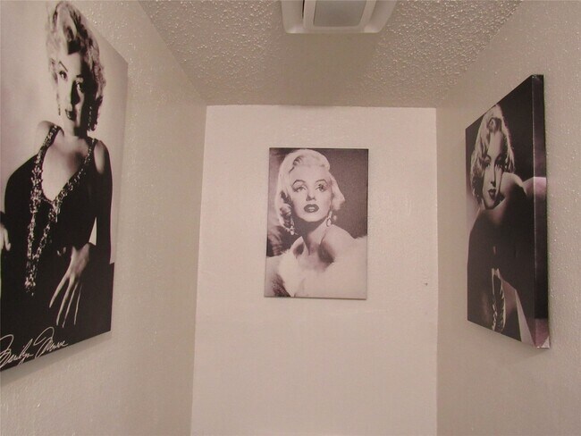 Building Photo - 15543 Weldon Dr