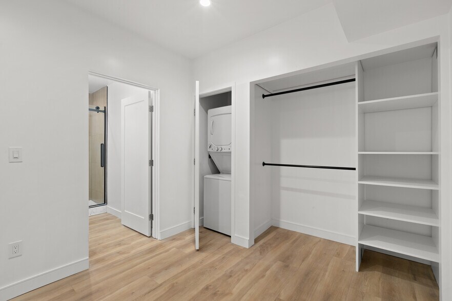 Building Photo - 8304 Pershing Dr