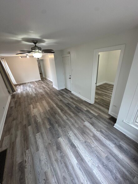 Building Photo - 1928 N Keeler Ave