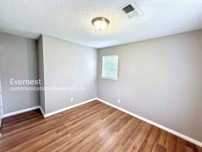 Building Photo - 1004 Cherry Brook Cir