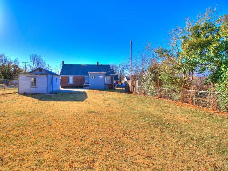 Building Photo - 1205 NW 49th St