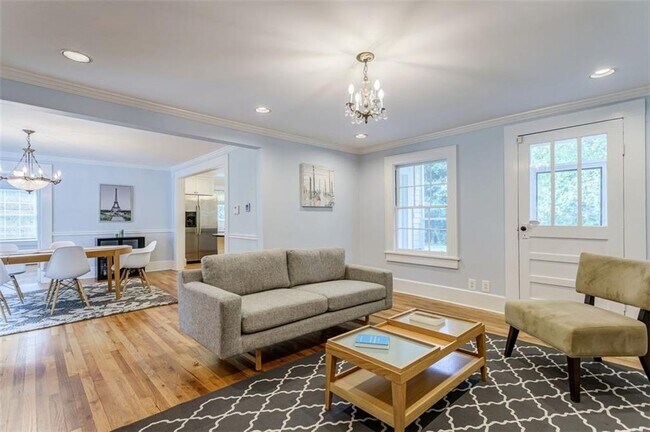 Building Photo - 1987 Knight Ct SE