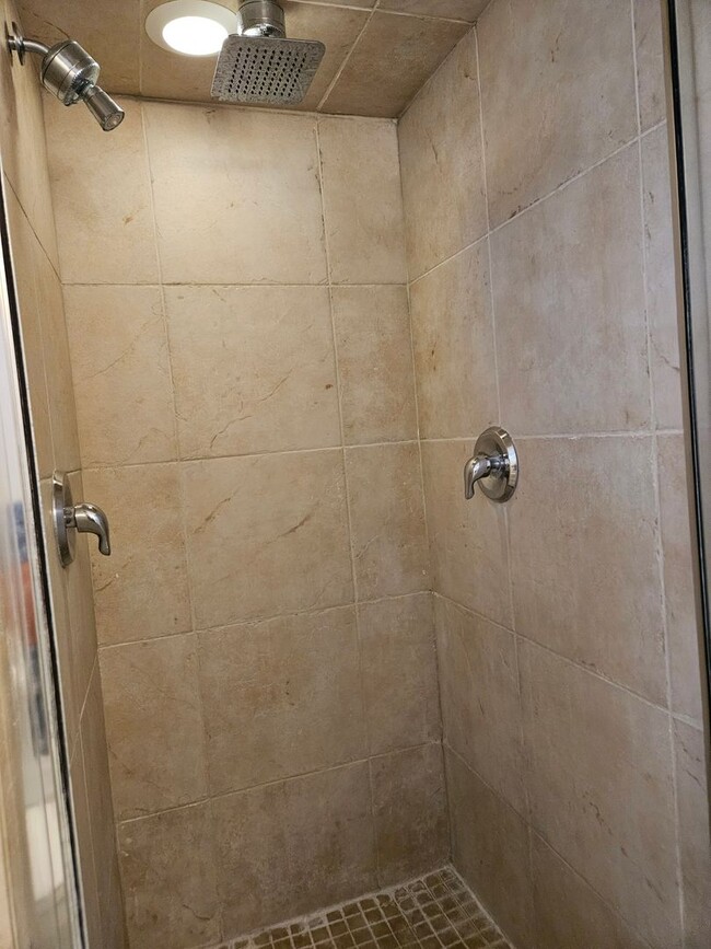 Building Photo - Beautiful 3 Bedroom/2 Bathroom in Bountiful