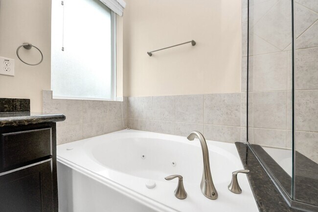 Building Photo - 3058 Winterberry Ln