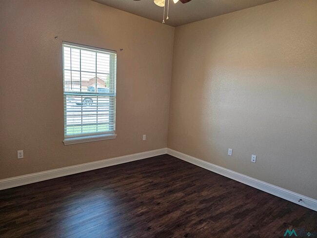 Building Photo - 209 Almond Tree Ln