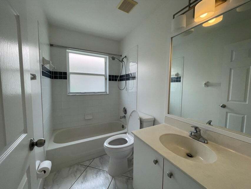 Building Photo - 22875 Barrister Dr