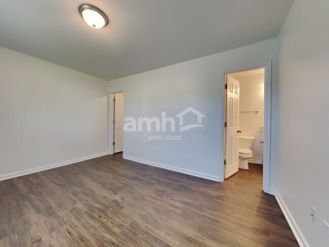 Building Photo - 6 Briarcliff Way