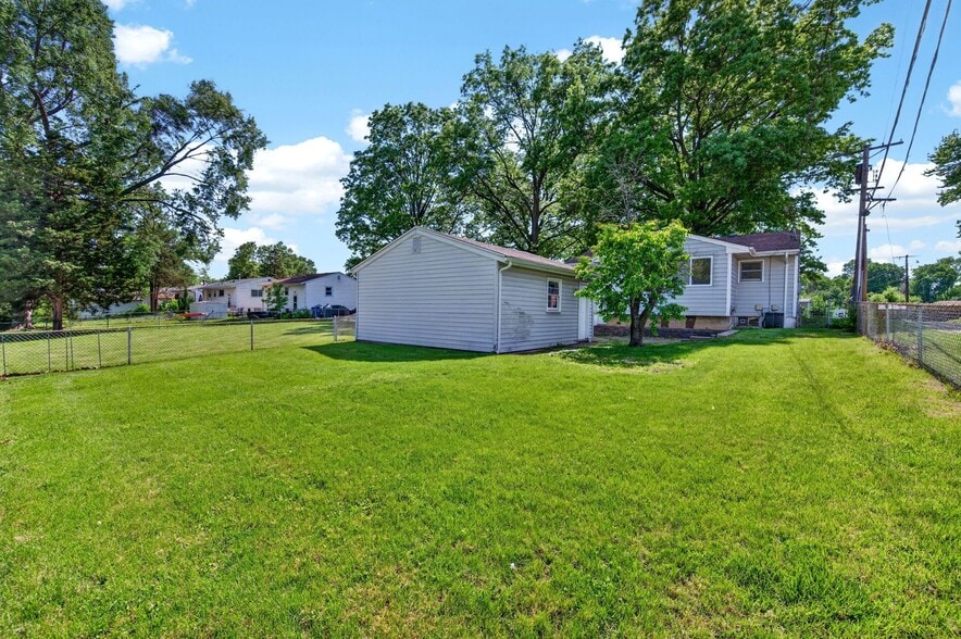 Building Photo - 3945 Crosby Dr