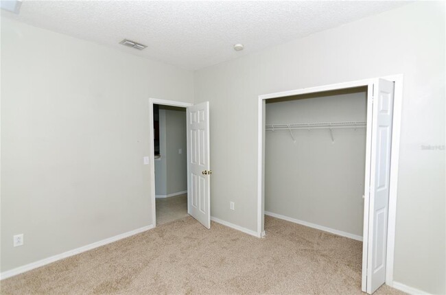 Building Photo - 1129 Knollwood Dr