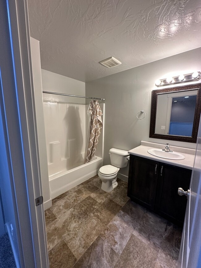 Building Photo - 3114 S Relic Ridge Dr