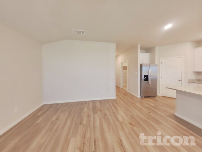 Building Photo - 13693 Paxton Blvd