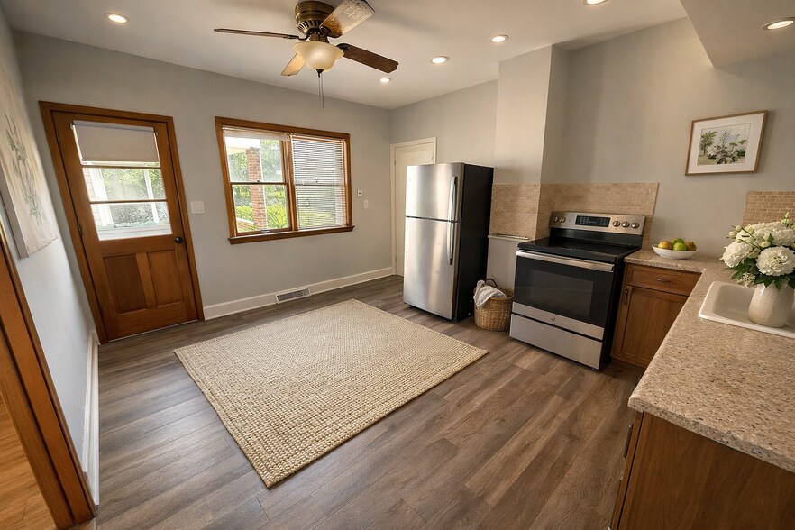 Kitchen - 1910 Coltman Rd