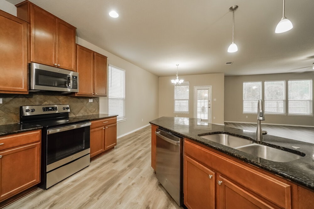 Building Photo - 20107 Silver Strm