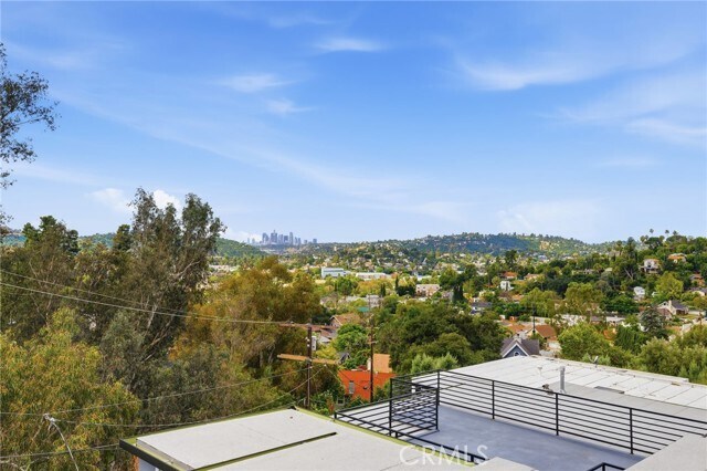 Building Photo - 6565 Pickwick St